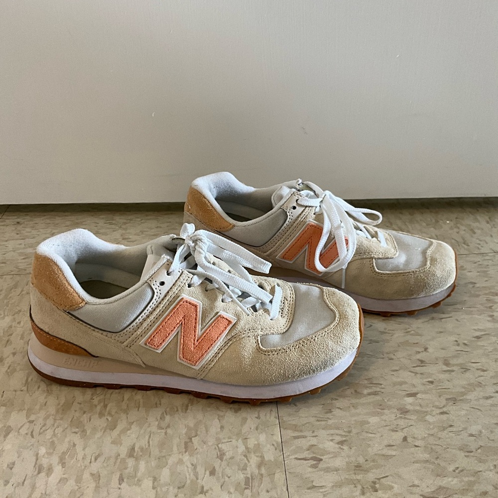 New Balance 574 Spring Sneaker size 8 preowned.